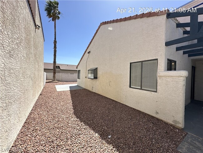 Building Photo - 329 Chastine St