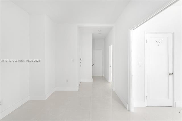 Building Photo - 825 Jefferson Ave