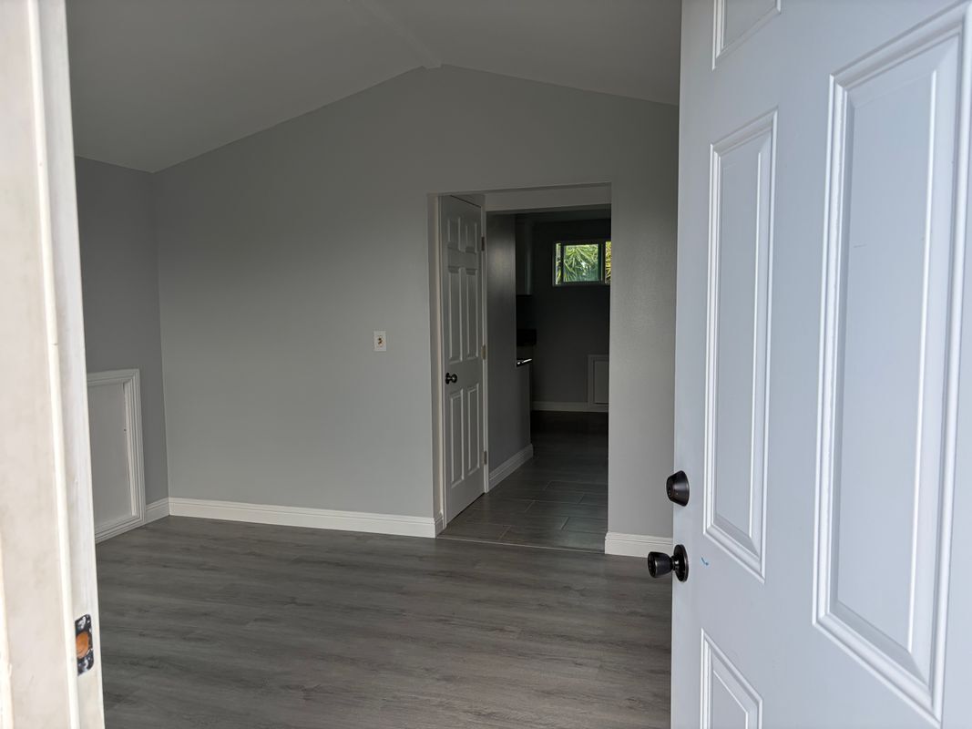 Building Photo - 1254 W 41st Pl