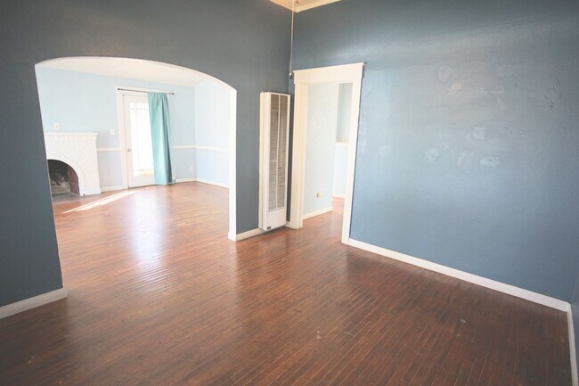 Building Photo - 127 Quincy St