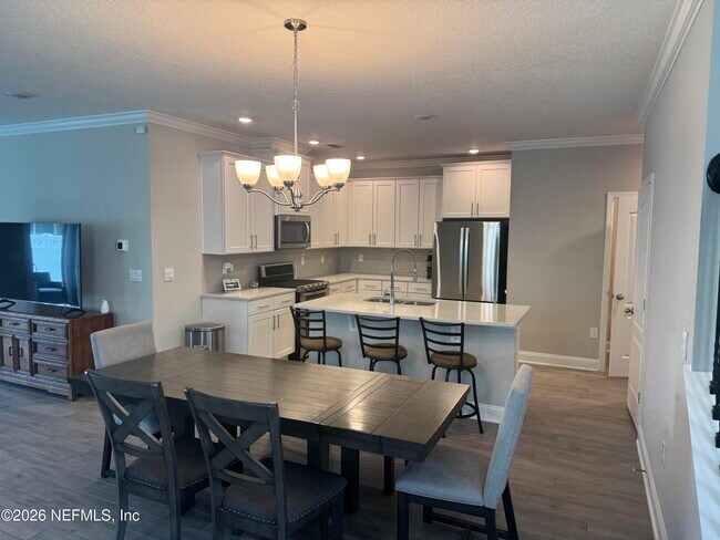 Building Photo - 172 Greenway Ln