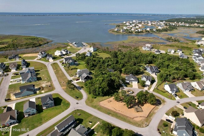 Building Photo - 102 Bogue Harbor Ct
