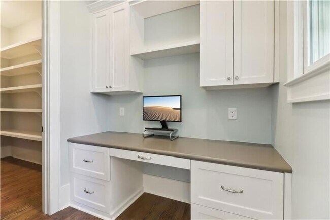 Building Photo - 211 Mount Vernon Hwy