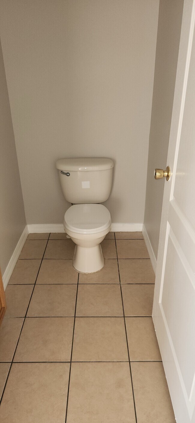 Building Photo - 963 E Main St