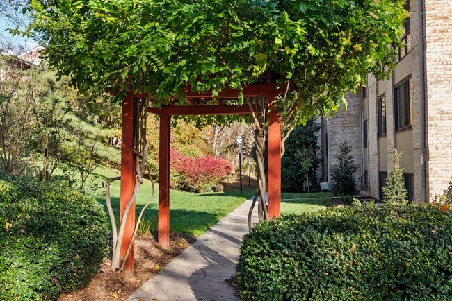 Building Photo - 110 Cross Keys Rd