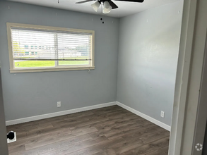 Building Photo - 2019 Stone Creek Dr