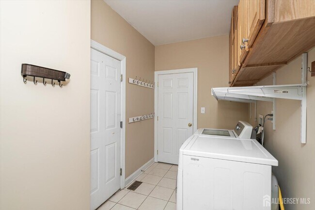Building Photo - 15 Meadowlark Dr