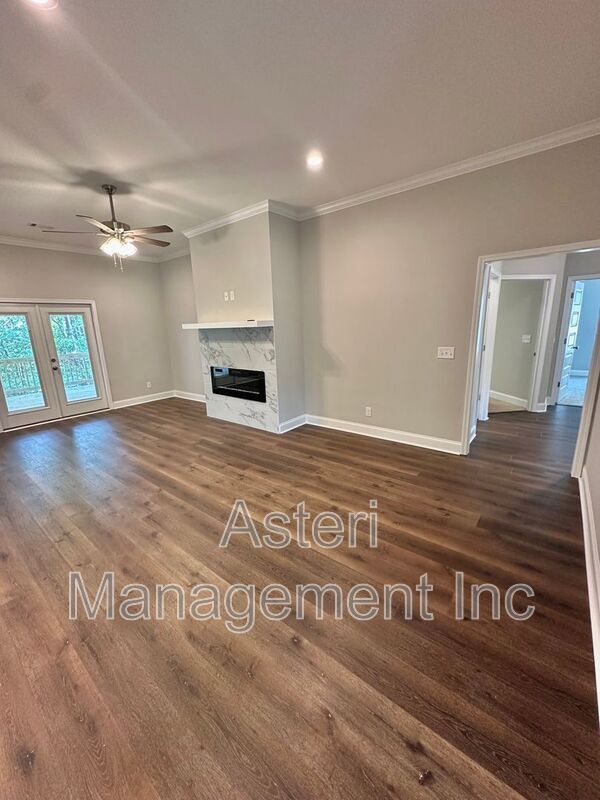 Building Photo - 113 Lasso Drive
