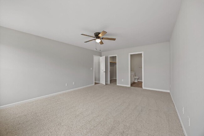 Building Photo - 4500 Sandstone Dr