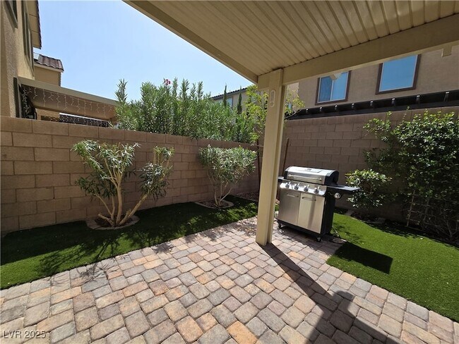 Building Photo - 9213 Black Diamond St