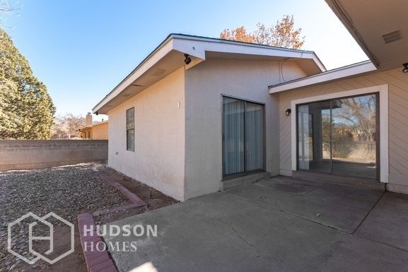 Building Photo - 7816 Pioneer Trail NE