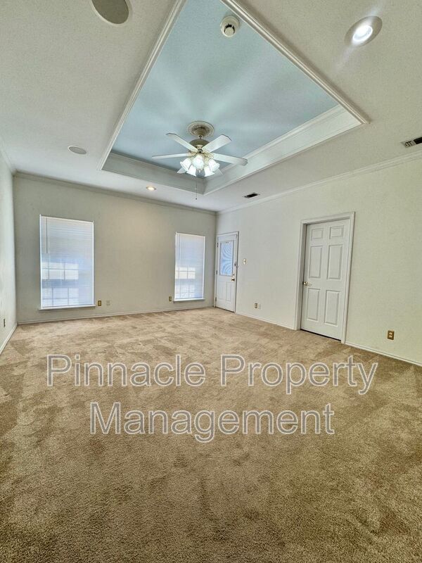 Building Photo - 1 Southridge Dr