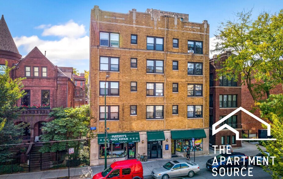 Building Photo - 717 W Belmont Ave