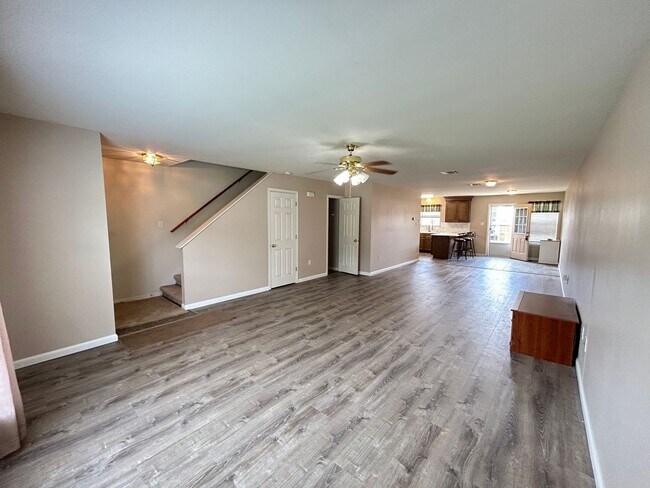 Building Photo - Spacious 2BR Town house in Houma