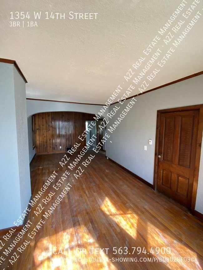 Building Photo - Beautiful Spacious 3 Bedroom 1 Bathroom Ne...