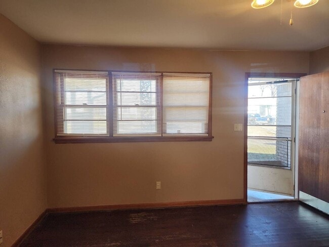 Building Photo - 2 Bed 1.5 Bath in OKC!