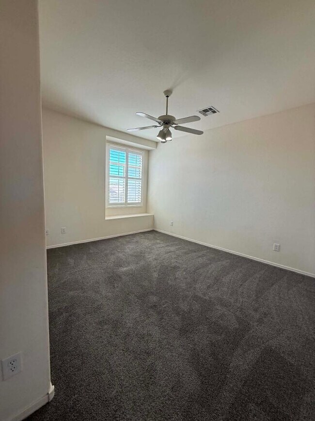 Building Photo - 20652 N Donithan Way