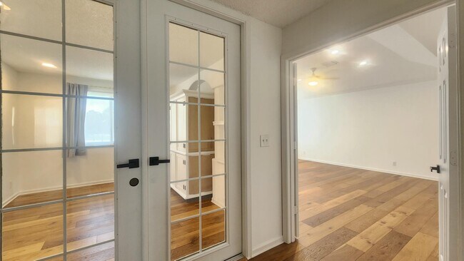 Building Photo - 15188 Oak Chase Ct