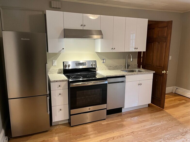 Building Photo - 26 Fayette St