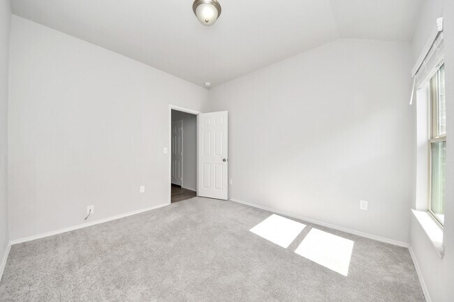 Building Photo - 20730 Southern Wds Blvd