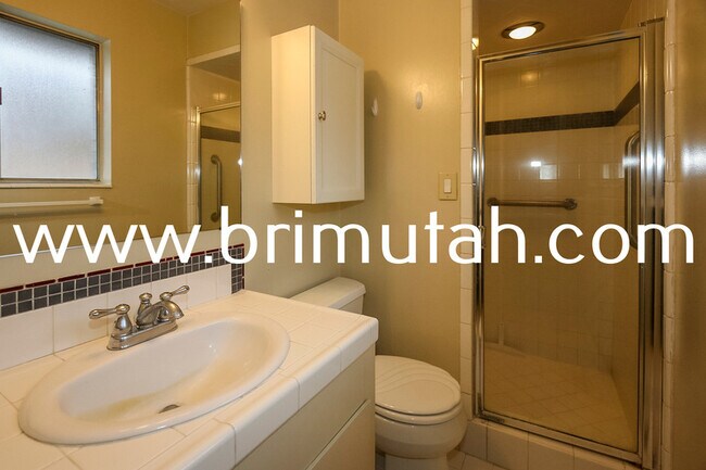 Building Photo - 4717 Naniloa Dr