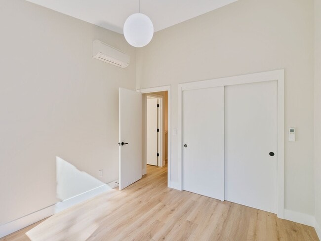 Building Photo - 3bed/2.5 Bath Duplex Unit New Construction...