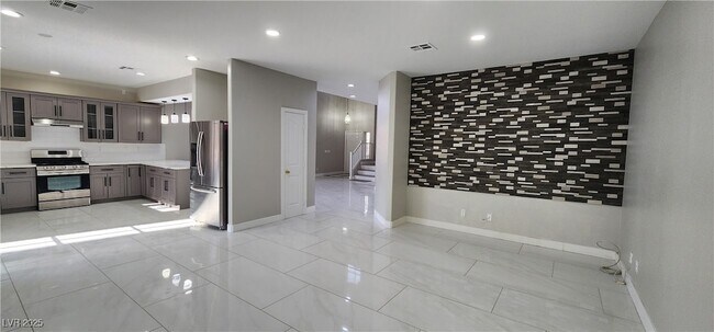 Building Photo - 3335 Commendation Dr