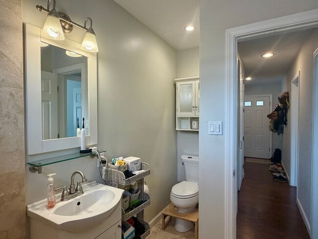 Building Photo - Classic Carlsbad Beach Bungalow