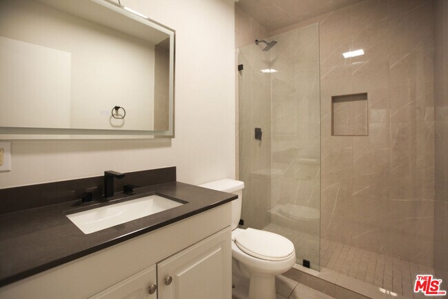 Building Photo - 1323 Ridgeley Dr