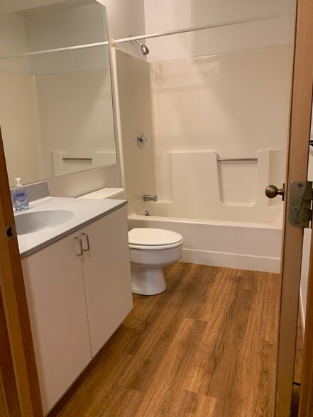 1st Full Bath - 1047 Danby Rd