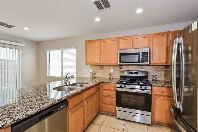 Building Photo - 10348 Faustine Ave