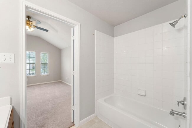 Building Photo - 2530 Fox River Ln