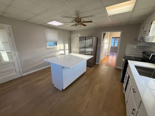 Building Photo - Big Spacious Beautiful Single Family 4 bedroom House for Rent !!!