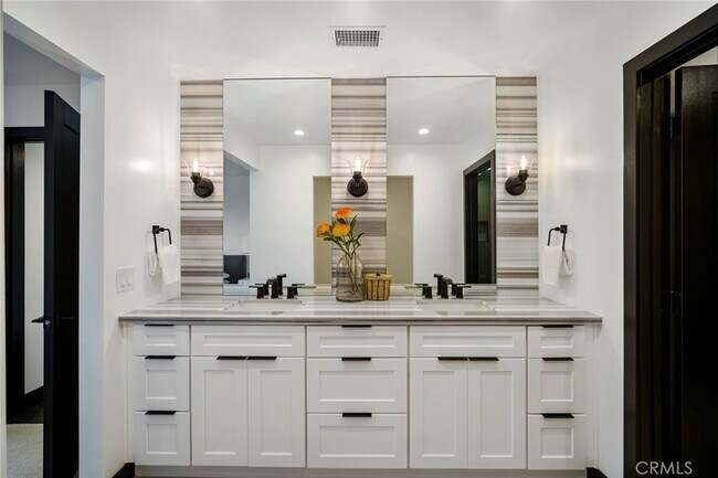 Building Photo - 23276 Atlantis Way