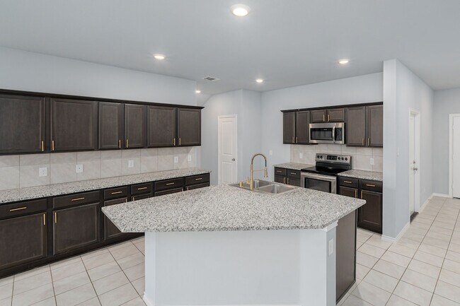 Building Photo - 811 Emerald Dr