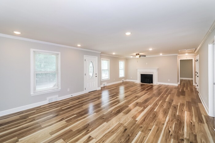 Building Photo - 442 Lynhurst Dr SW