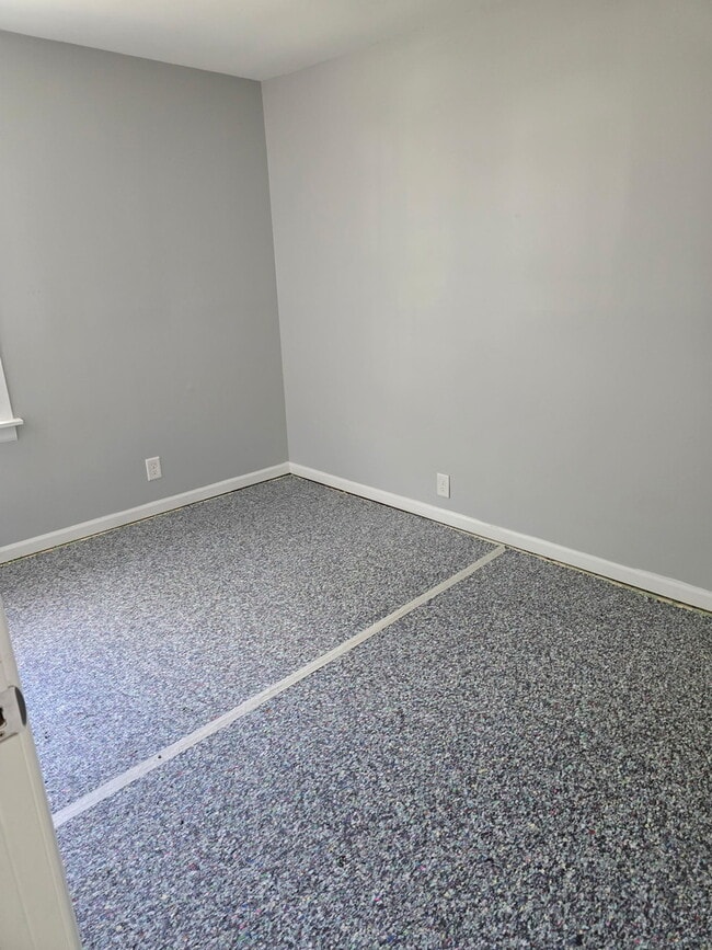 Building Photo - 371 N La Londe Ave