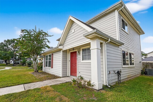 Building Photo - 20721 Patriot Park Ln