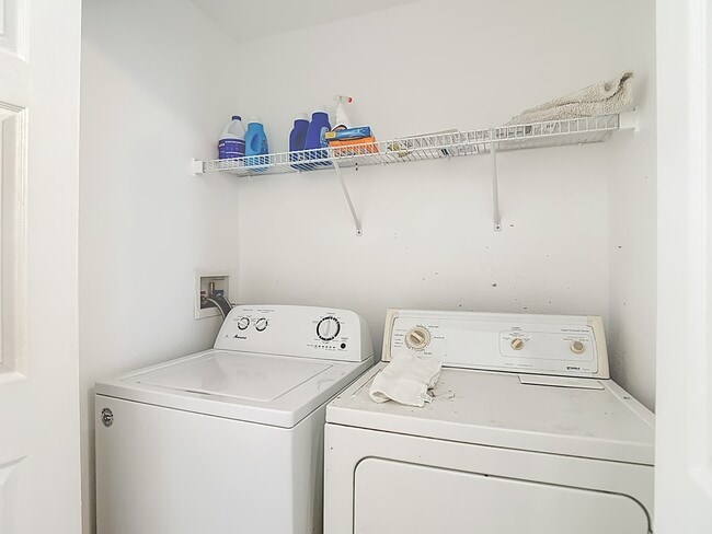 Building Photo - 9856 Ashburn Lake Dr