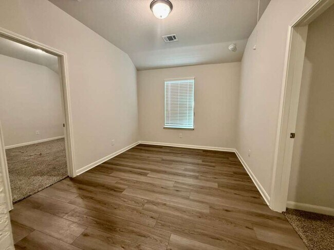 Building Photo - 11507 Cottage Pt