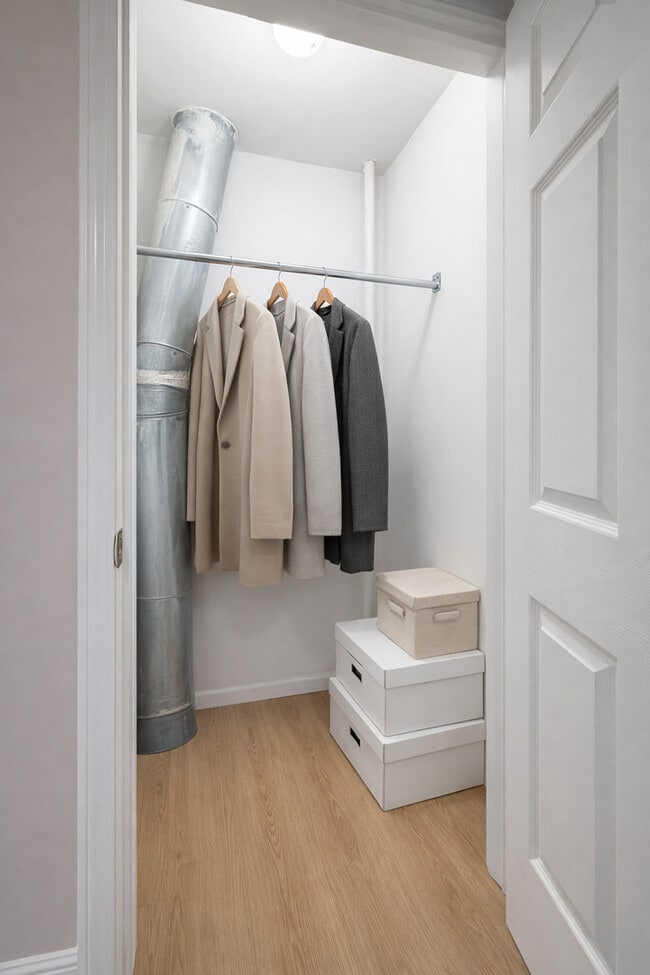 Building Photo - 1351 W Altgeld St