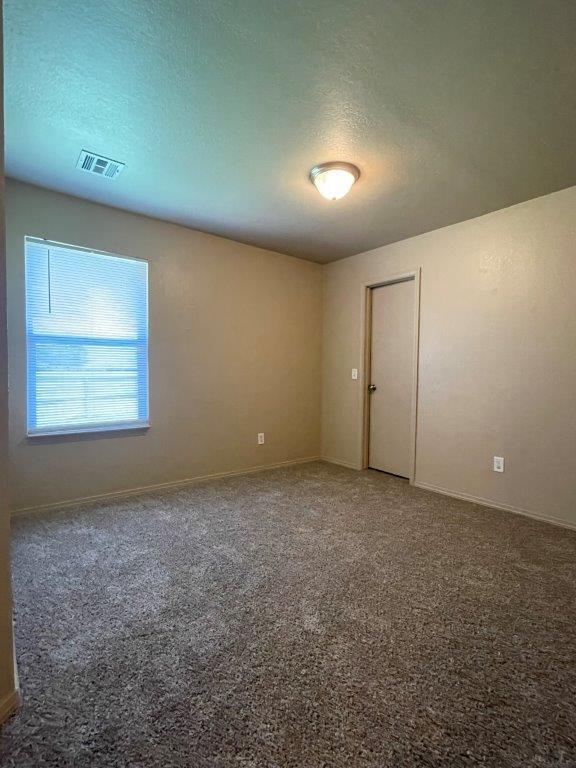 Building Photo - 3631 Vanguard Dr