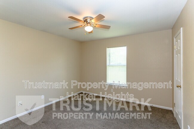 Building Photo - 1907 Windward Dr