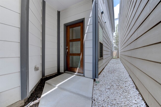 Building Photo - 1811 Wichita St