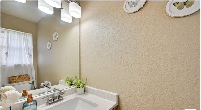 Building Photo - 4203 Deek Dr