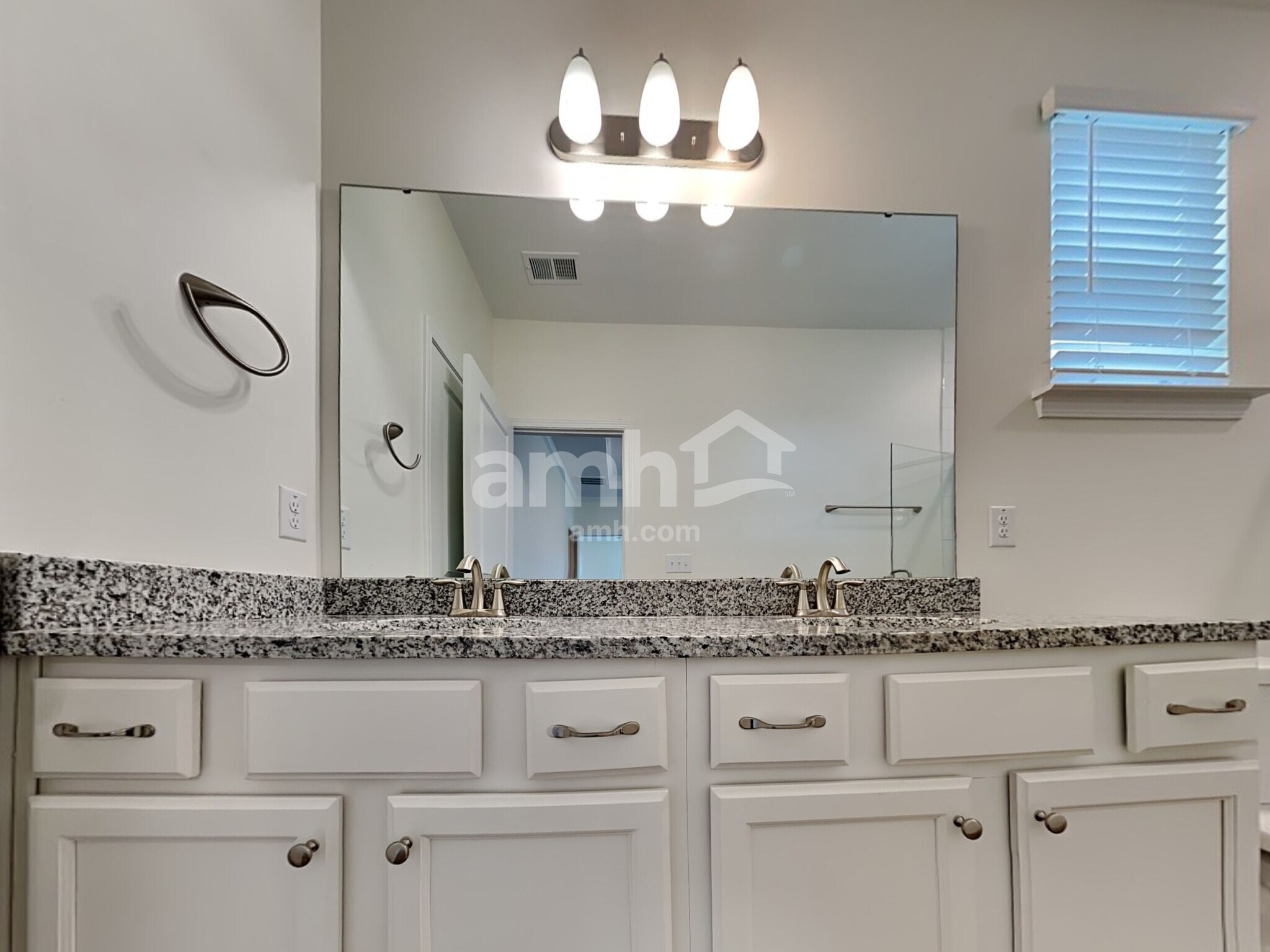 Building Photo - 322 Azore Way