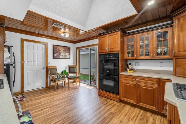 Building Photo - 2590 SE 7th Pl