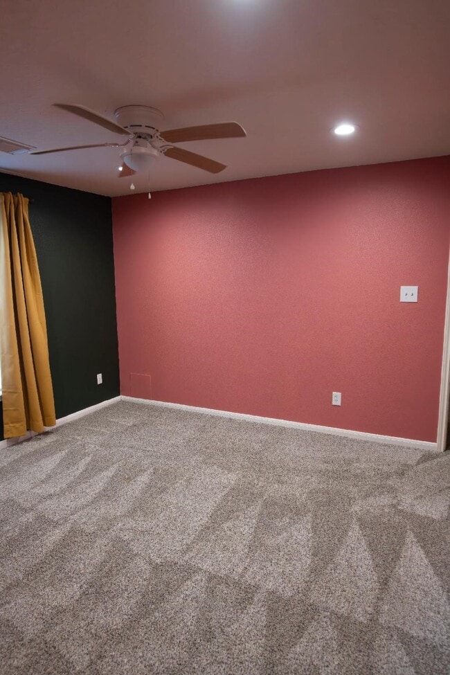 Building Photo - 30615 S Sulphur Creek Dr