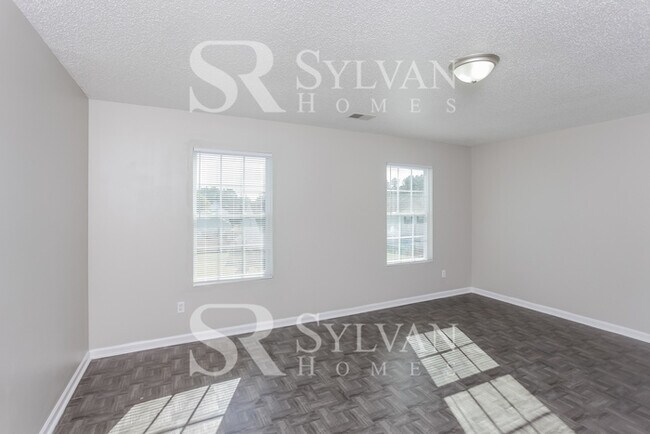 Building Photo - At Last, This Is What You Have Been Searching For!