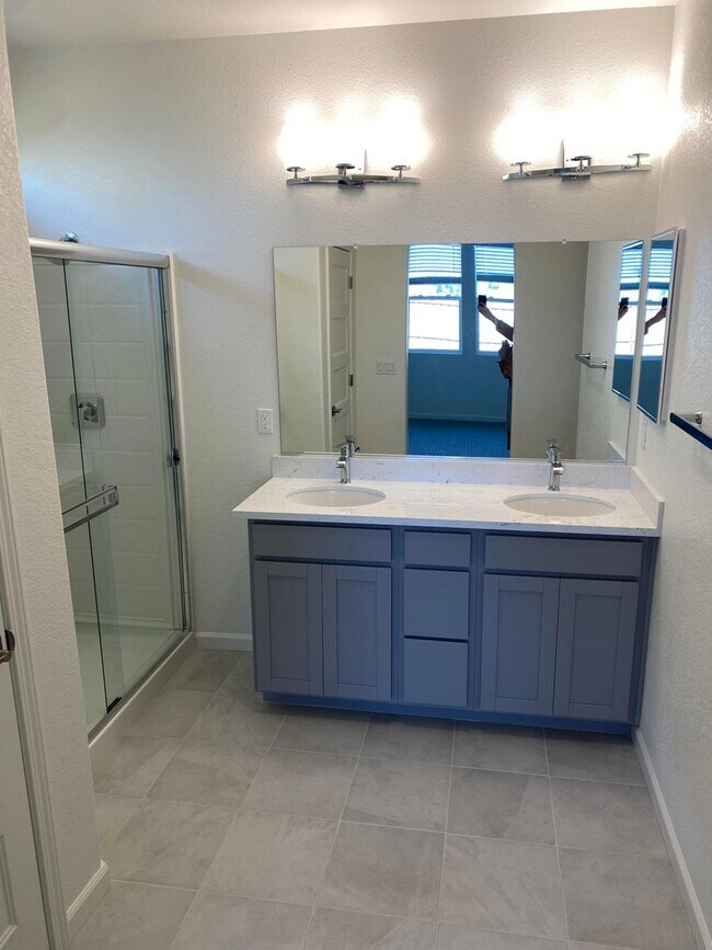 Building Photo - COMING SOON!! GORGEOUS 3 BED + BONUS ROOM!! WON'T LAST!!